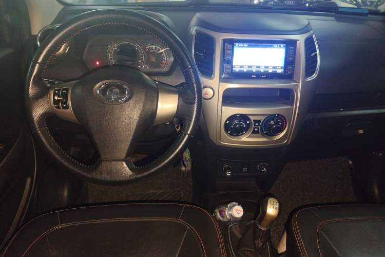 Used Great Wall M4 2012 1.5L Manual Luxury Version Center Console