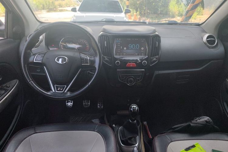 Used Great Wall M4 2012 1.5L Manual Luxury Version Center Console