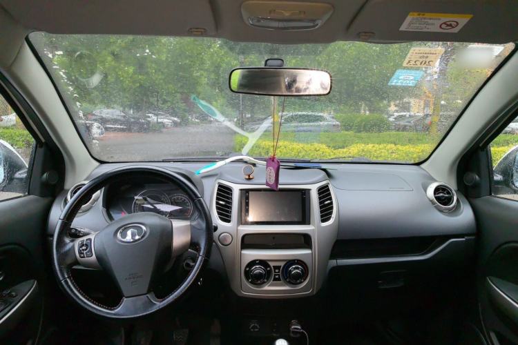 Used Great Wall M4 2012 1.5L Manual Luxury Version Center Console