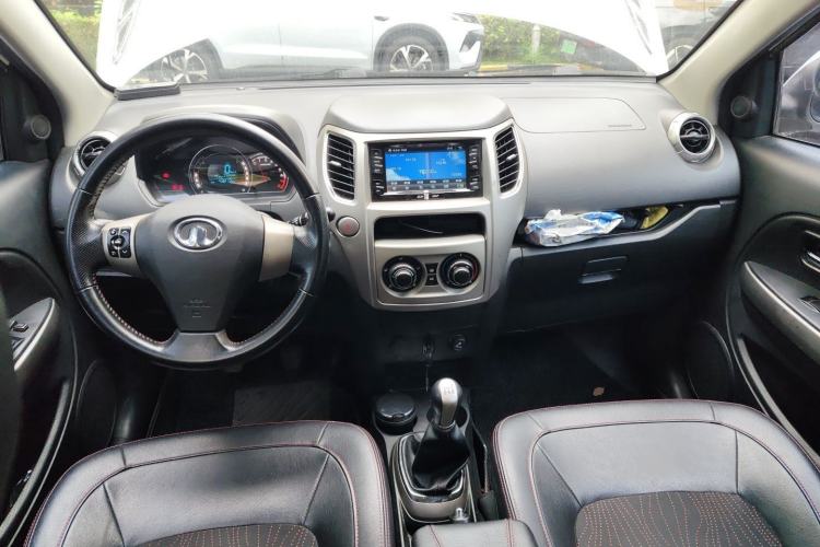 Used Great Wall M4 2012 1.5L Manual Luxury Version Center Console