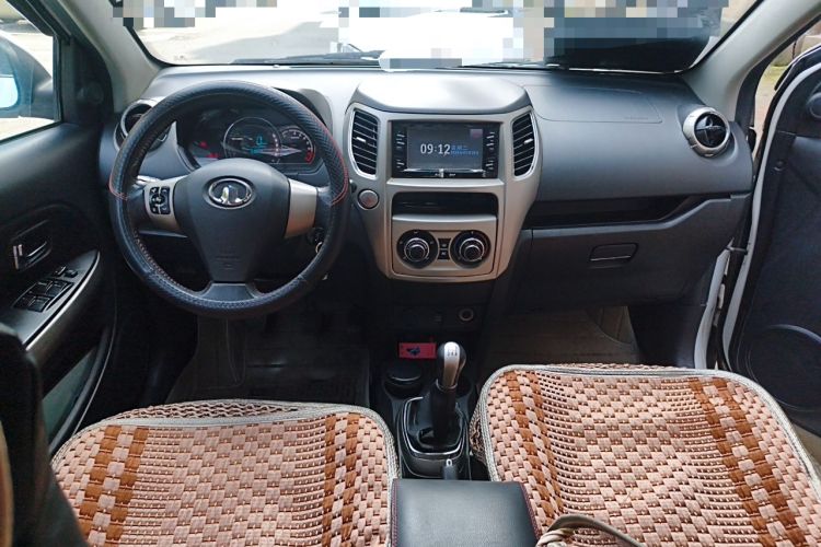 Used Great Wall M4 2012 1.5L Manual Luxury Version Center Console