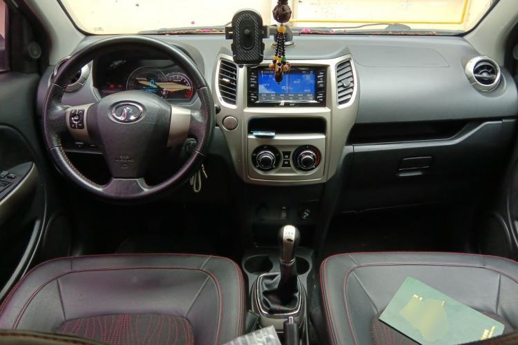 Used Great Wall M4 2012 1.5L Manual Luxury Version Center Console
