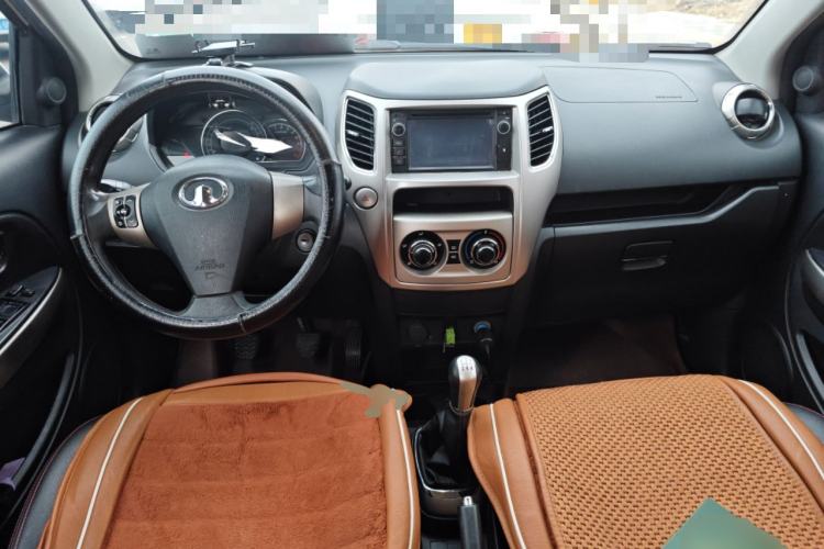 Used Great Wall M4 2012 1.5L Manual Comfort Version Center Console