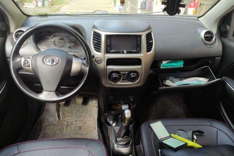 Used Great Wall M4 2012 1.5L Manual Luxury Version Center Console