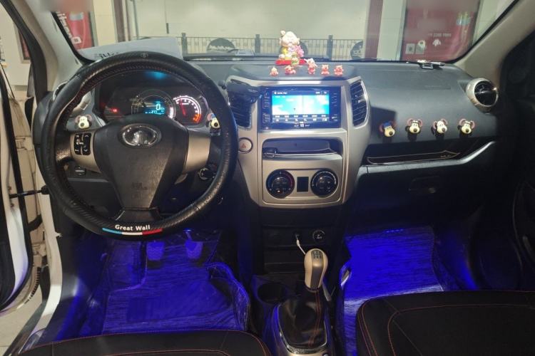 Used Great Wall M4 2012 1.5L Manual Elite Edition Center Console