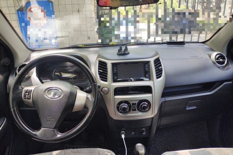 Used Great Wall M4 2012 1.5L Manual Luxury Version Center Console