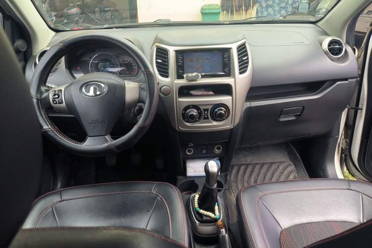 Used Great Wall M4 2012 1.5L Manual Luxury Version Center Console