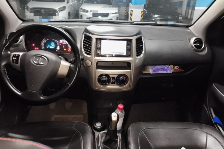Used Great Wall M4 2012 1.5L Manual Luxury Version Center Console