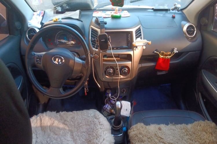 Used Great Wall M4 2012 1.5L Manual Comfort Version Center Console