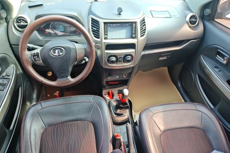Used Great Wall M4 2012 1.5L Manual Comfort Version Center Console