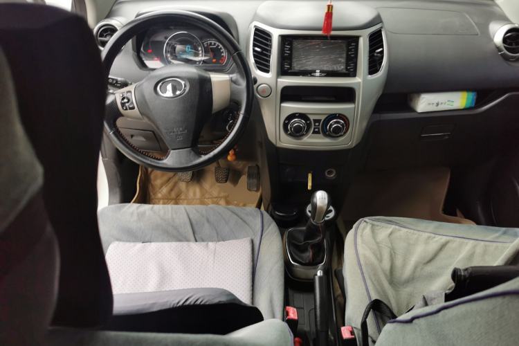 Used Great Wall M4 2012 1.5L Manual Luxury Version Center Console