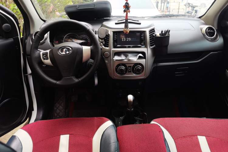 Used Great Wall M4 2012 1.5L Manual Luxury Version Center Console
