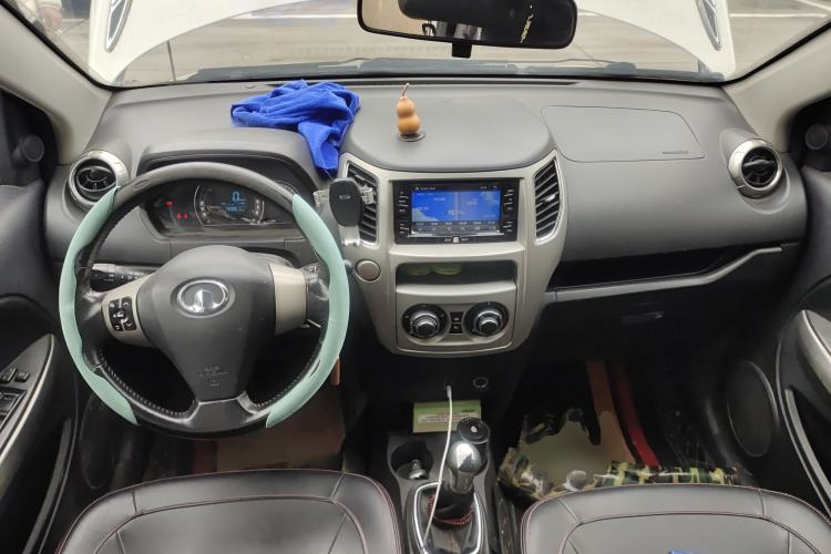 Used Great Wall M4 2012 1.5L Manual Luxury Version Center Console