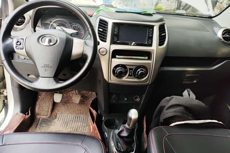 Used Great Wall M4 2012 1.5L Manual Luxury Version Center Console