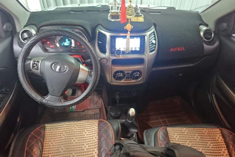 Used Great Wall M4 2012 1.5L Manual Luxury Version Center Console