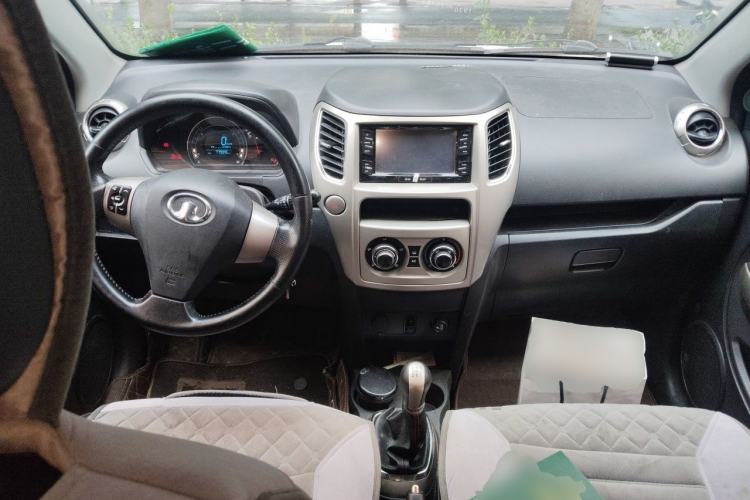 Used Great Wall M4 2012 1.5L Manual Luxury Version Center Console