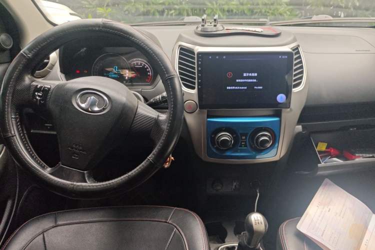 Used Great Wall M4 2012 1.5L Manual Comfort Version Center Console