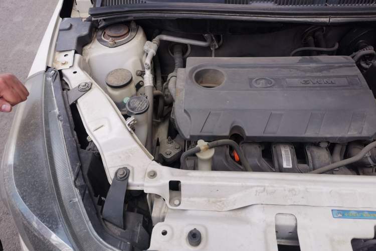 Used Great Wall M4 2012 1.5L Manual Luxury Version Engine Bay Right