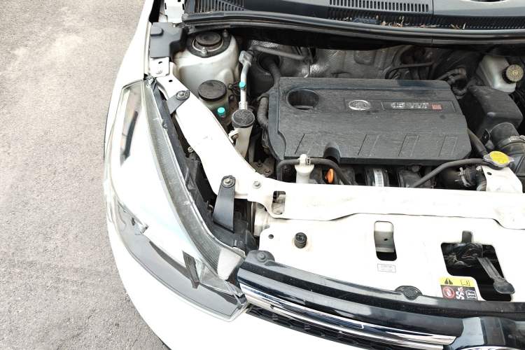 Used Great Wall M4 2012 1.5L Manual Luxury Version Engine Bay Right