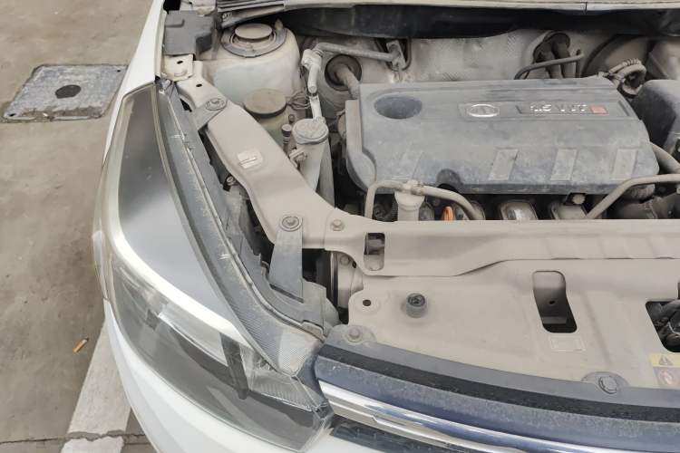 Used Great Wall M4 2012 1.5L Manual Luxury Version Engine Bay Right