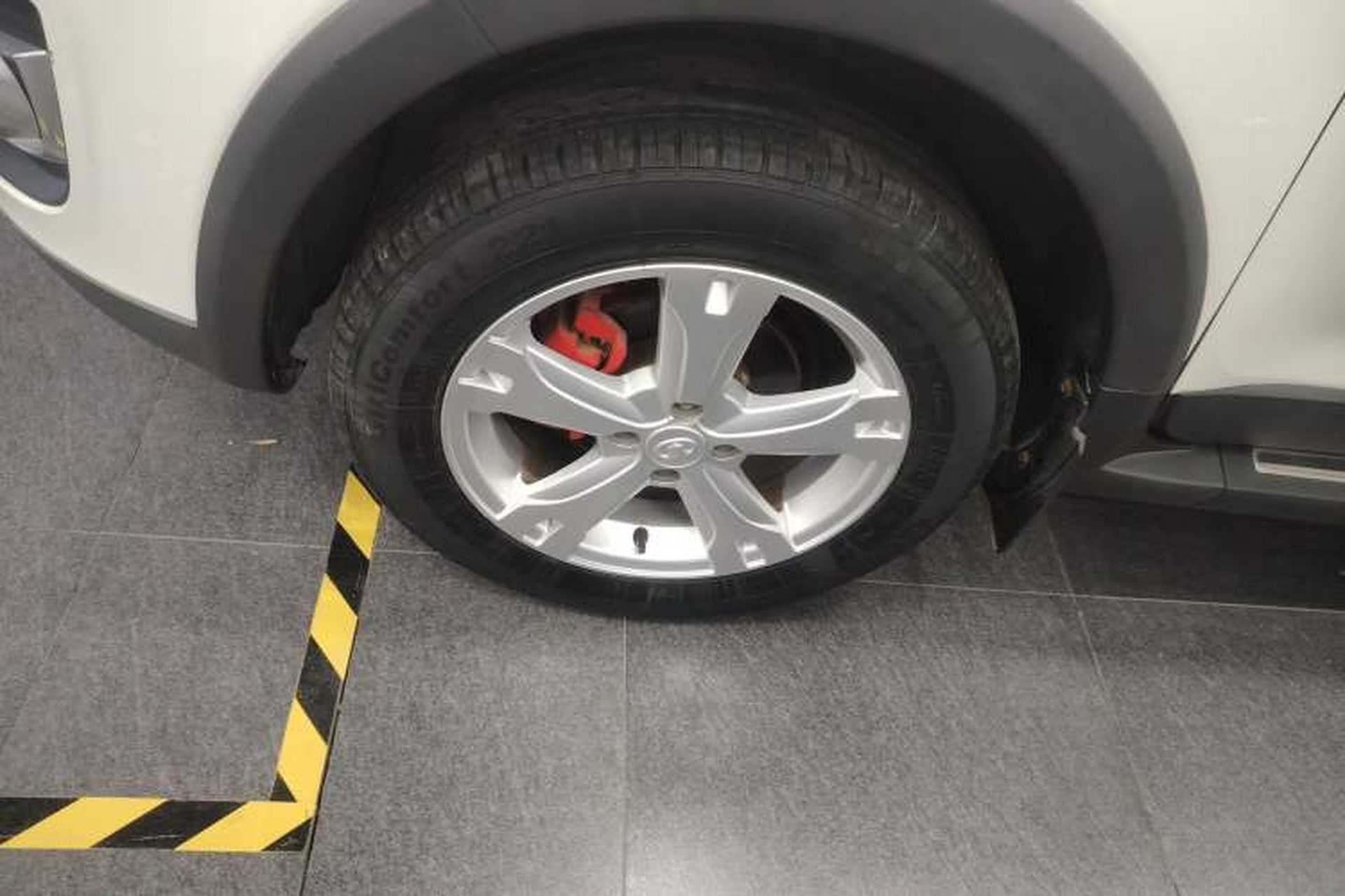 Used Great Wall M4 2012 1.5L Manual Comfort Version Left Front Wheel Hub