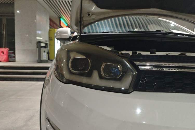 Used Great Wall M4 2012 1.5L Manual Elite Edition Right Front Headlight
