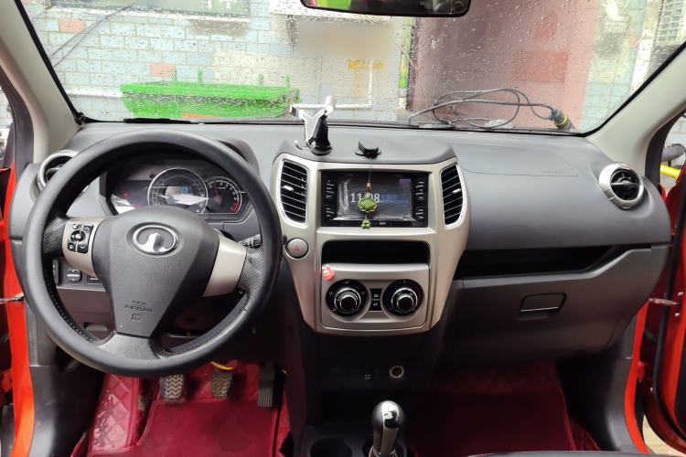 Used Great Wall M4 2012 1.5L Manual Luxury Version Center Console