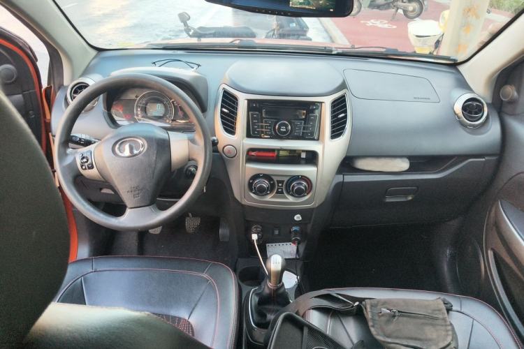 Used Great Wall M4 2012 1.5L Manual Comfort Version Center Console