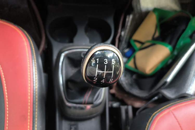 Used Great Wall M4 2013 1.5L Spring Festival Limited Edition Gear Lever