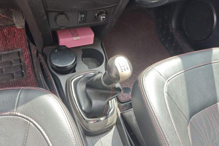 Used Great Wall M4 2013 1.5L Spring Festival Limited Edition Gear Lever