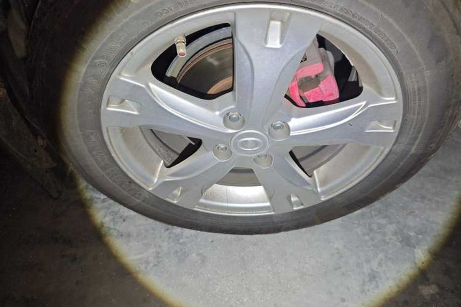 Used Great Wall M4 2014 1.5L Manual Luxury Model Right Front Wheel Hub