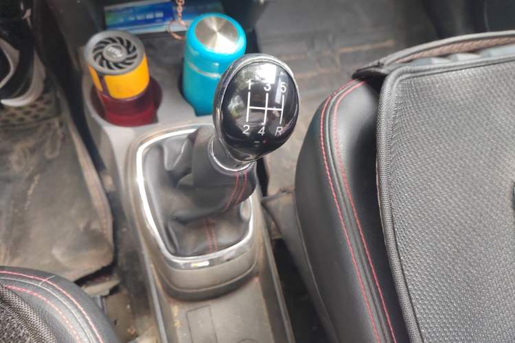 Used Great Wall M4 2014 1.5L Manual Comfort Model Gear Lever
