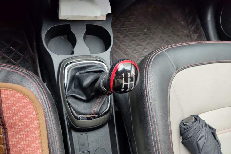 Used Great Wall M4 2014 1.5L Manual Comfort Model Gear Lever