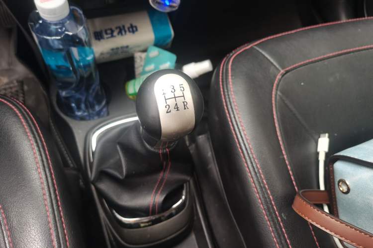 Used Great Wall M4 2014 1.5L Manual Comfort Model Gear Lever