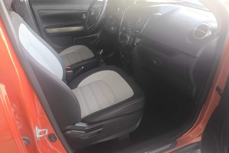 Used Great Wall M4 2014 1.5L Manual Comfort Model Interior 10