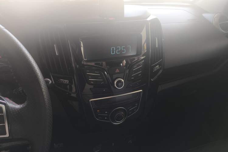 Used Great Wall M4 2014 1.5L Manual Comfort Model Interior 3