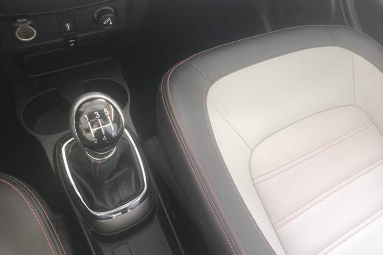 Used Great Wall M4 2014 1.5L Manual Comfort Model Interior 4