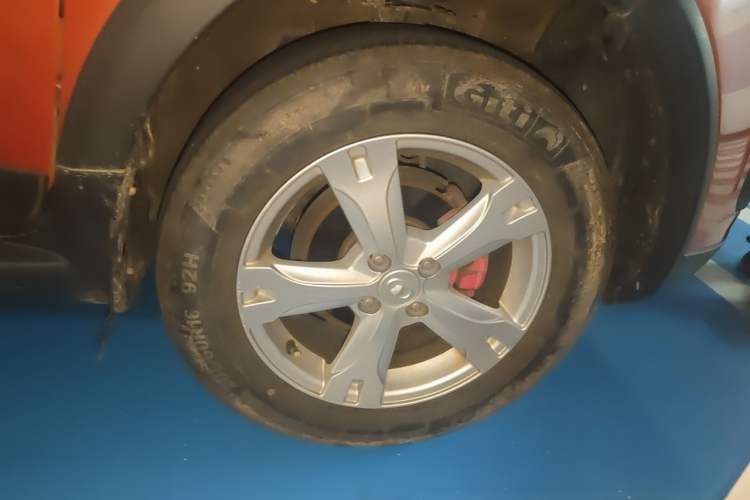 Used Great Wall M4 2014 1.5L Manual Comfort Model Right Front Wheel Hub