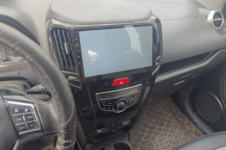 Used Great Wall M4 2014 1.5L Manual Luxury Model Audio And AC Panel