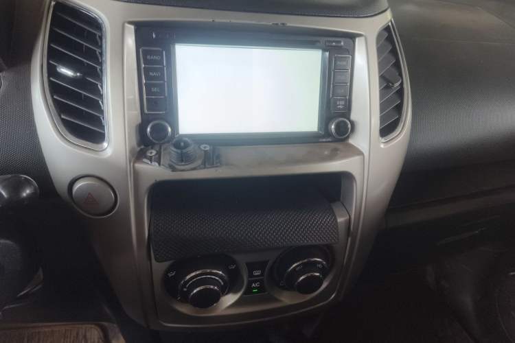 Used Great Wall M4 2014 1.5L Manual Comfort Model Audio And AC Panel