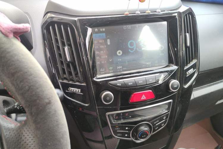 Used Great Wall M4 2014 1.5L Manual Luxury Model Audio And AC Panel