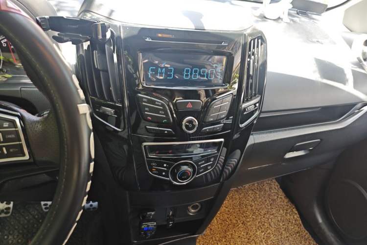 Used Great Wall M4 2014 1.5L Manual Comfort Model Audio And AC Panel
