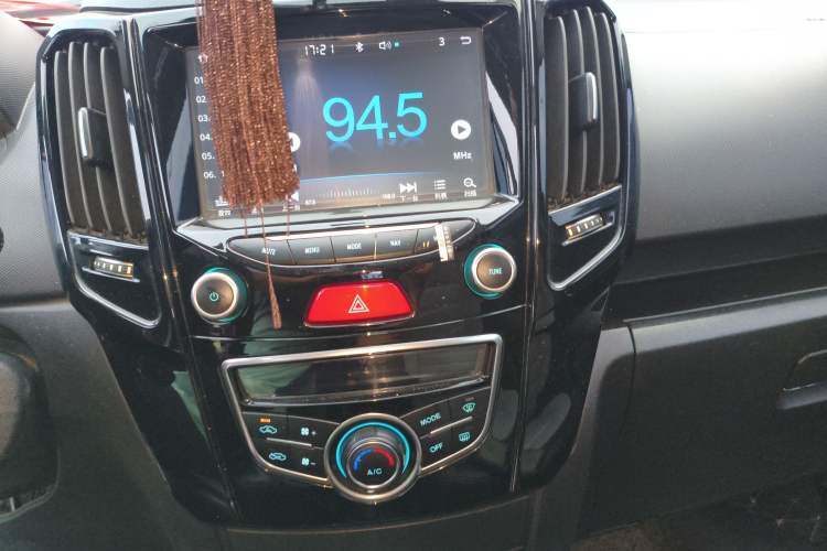 Used Great Wall M4 2014 1.5L Manual Luxury Model Audio And AC Panel