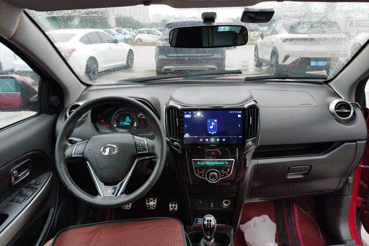 Used Great Wall M4 2014 1.5L Manual Comfort Model Center Console