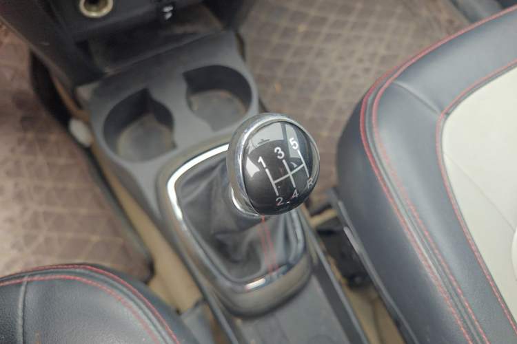 Used Great Wall M4 2014 1.5L Manual Luxury Model Gear Lever
