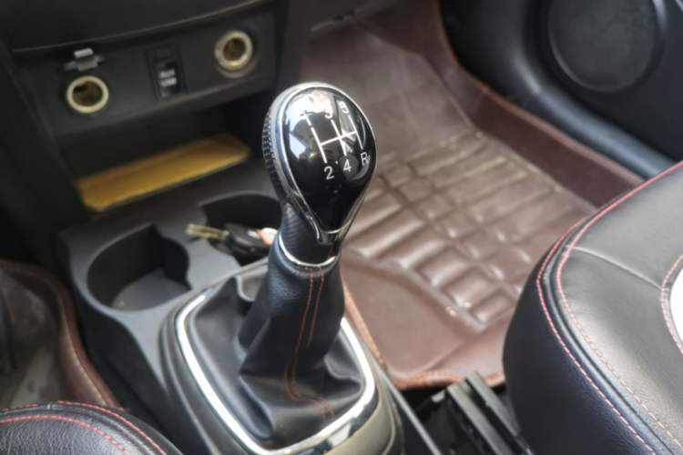 Used Great Wall M4 2014 1.5L Manual Luxury Model Gear Lever
