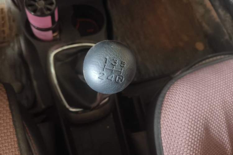 Used Great Wall M4 2014 1.5L Manual Comfort Model Gear Lever