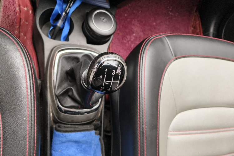 Used Great Wall M4 2014 1.5L Manual Comfort Model Gear Lever