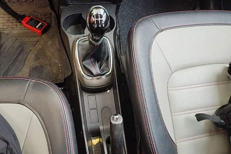 Used Great Wall M4 2014 1.5L Manual Luxury Model Gear Lever