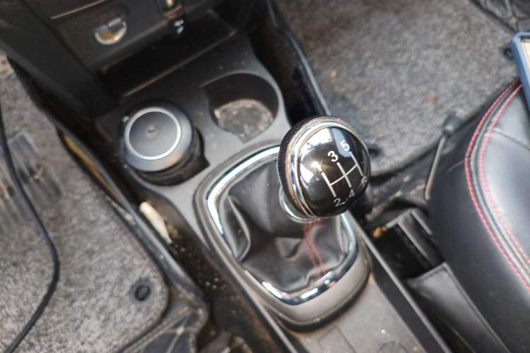 Used Great Wall M4 2014 1.5L Manual Luxury Model Gear Lever